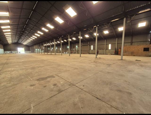 3,200M² WAREHOUSE TO LET IN GERMISTON SOUTH